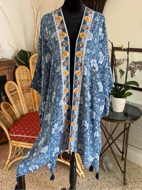 J Jill Blue Print Embroidered Bohemian Kimono Wrap Topper! Excellent condition!